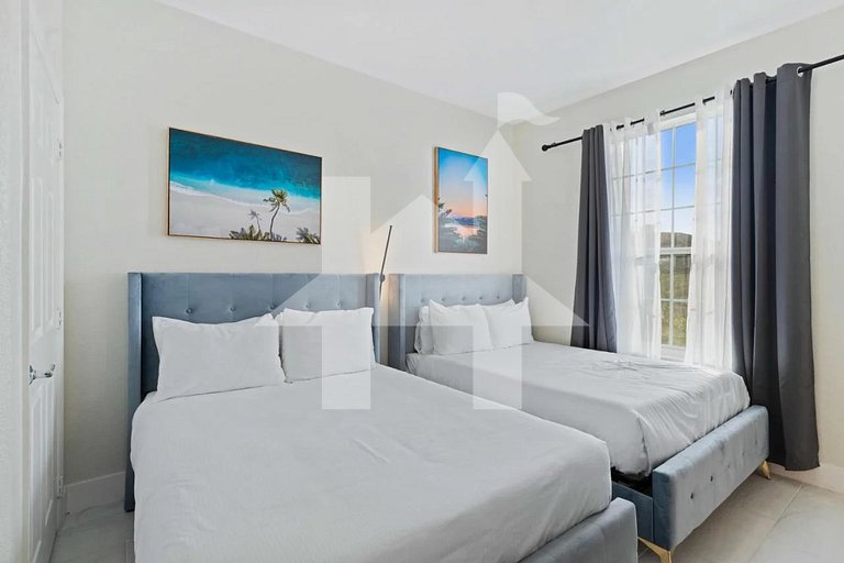 Modern 3-Bedroom at Vista Cay Resort