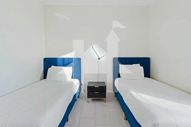 Modern 3-Bedroom at Vista Cay Resort