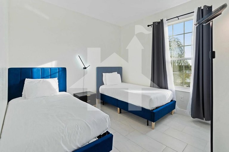 Modern 3-Bedroom at Vista Cay Resort