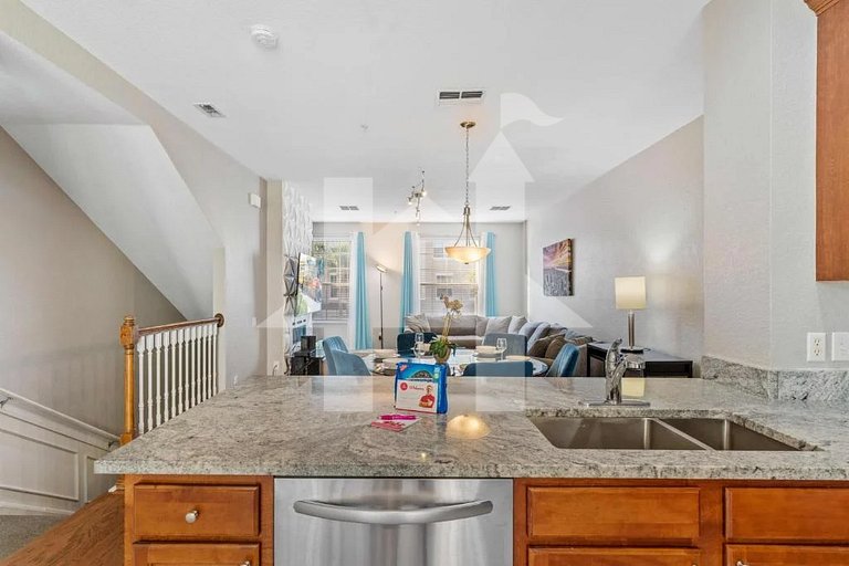 Elegant 3-Bedroom Townhome at Vista Cay