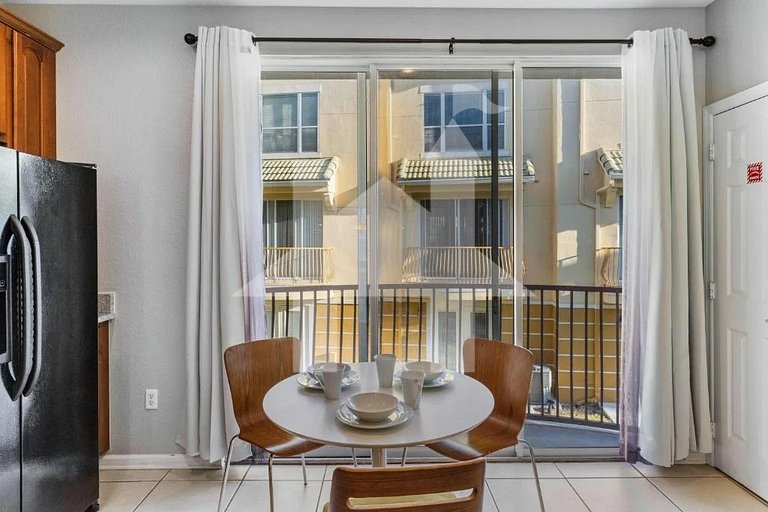 Elegant 3-Bedroom Townhome at Vista Cay