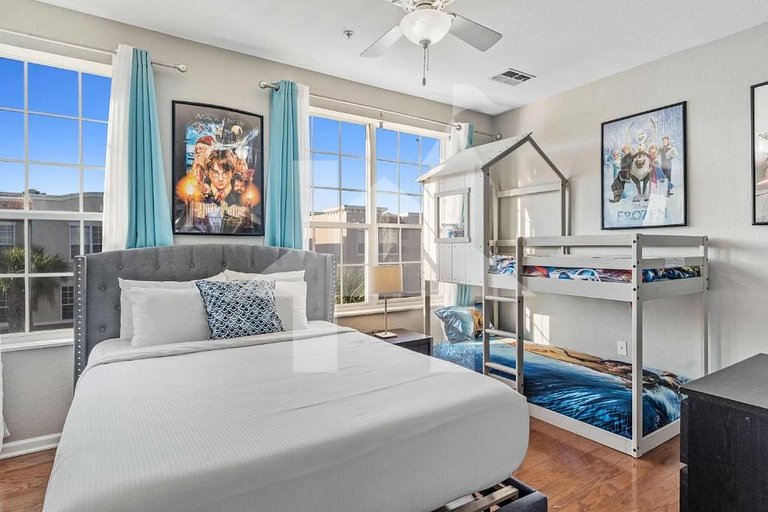 Elegant 3-Bedroom Townhome at Vista Cay