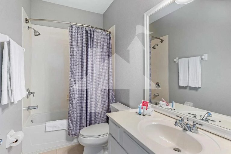 Elegant 3-Bedroom Townhome at Vista Cay