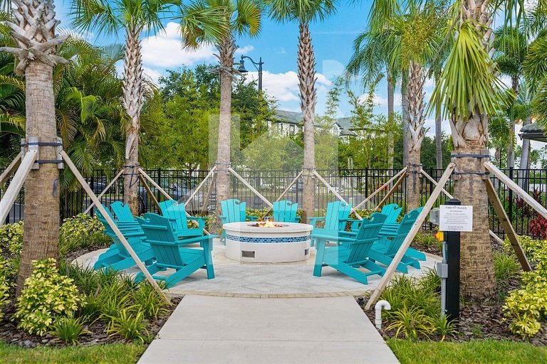 Elegant 3-Bedroom Townhome at Vista Cay