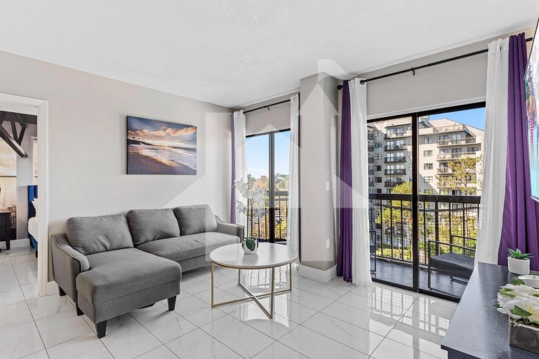 Modern 2BR Retreat at The Enclave