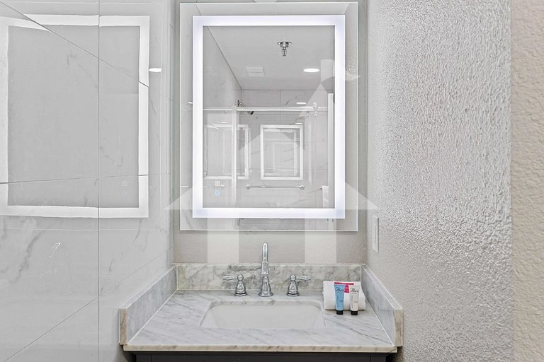Modern 2BR Retreat at The Enclave