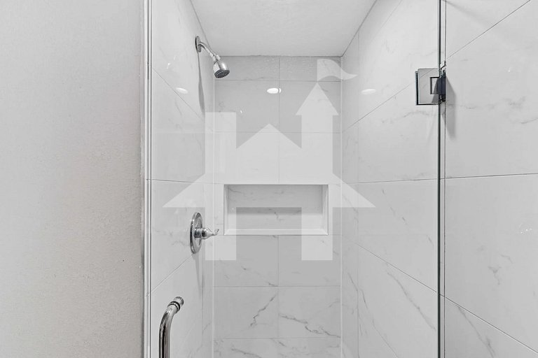 Modern 2BR Retreat at The Enclave