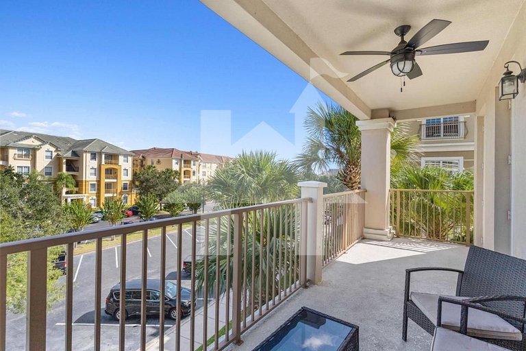 Modern 3-Bedroom Escape at Vista Cay