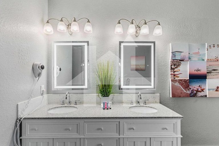 Modern 3-Bedroom Escape at Vista Cay