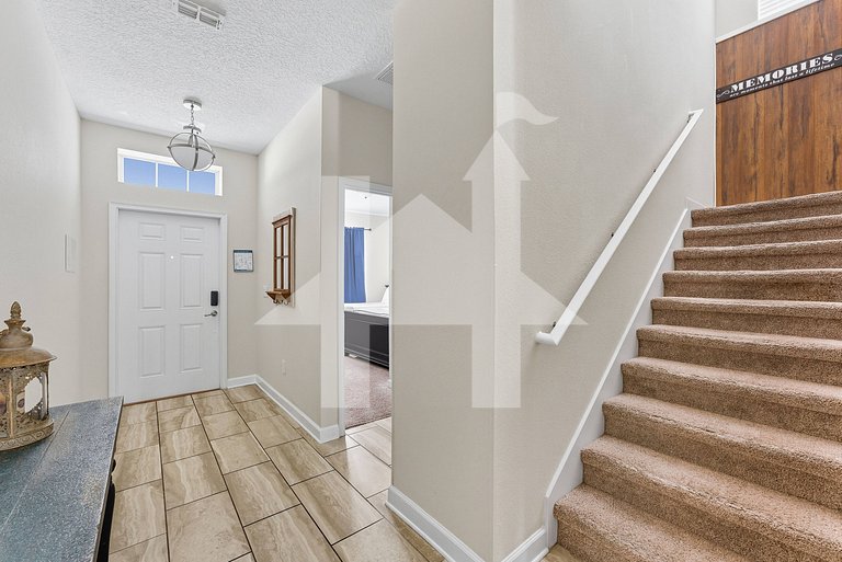 Vacation Home Near Disney, 6 bedrooms