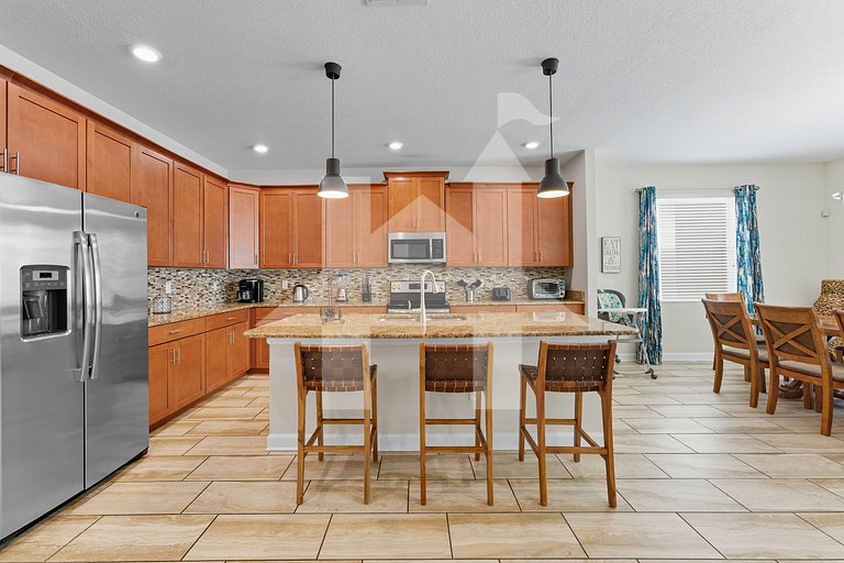 Vacation Home Near Disney, 6 bedrooms
