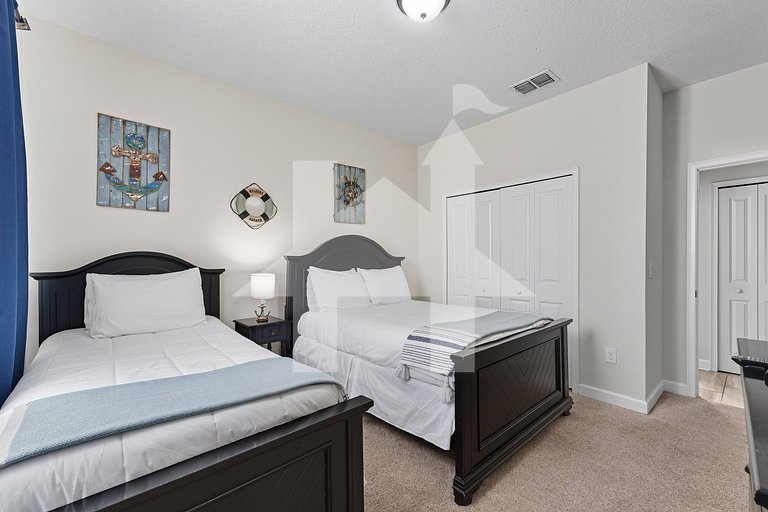 Vacation Home Near Disney, 6 bedrooms