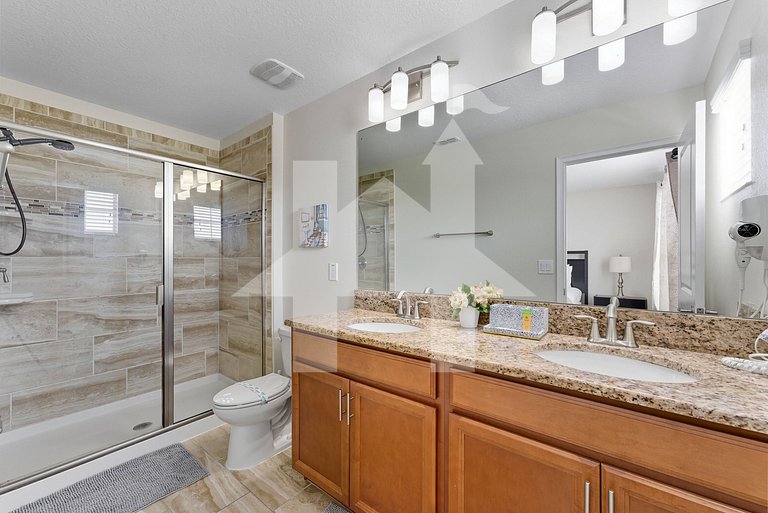 Vacation Home Near Disney, 6 bedrooms