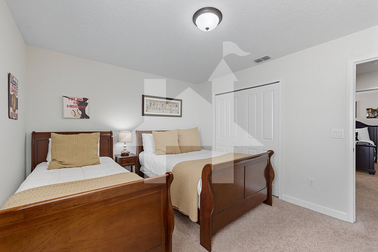 Vacation Home Near Disney, 6 bedrooms