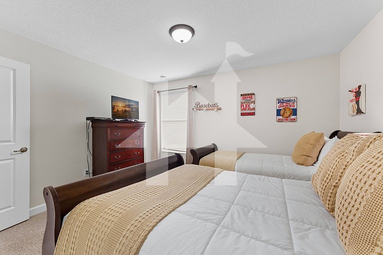 Vacation Home Near Disney, 6 bedrooms