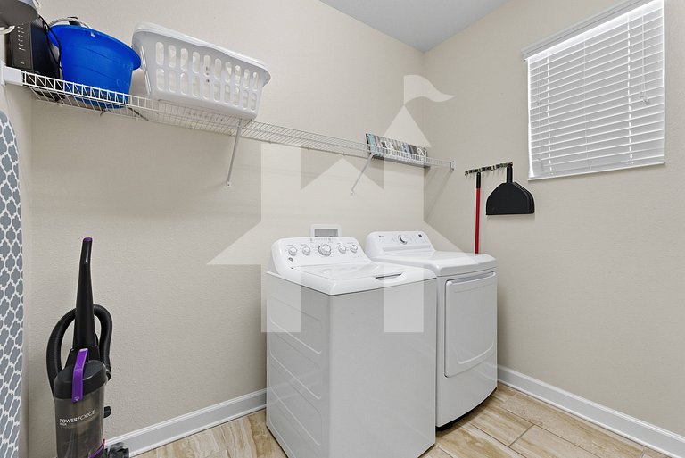 Vacation Home Near Disney, 6 bedrooms
