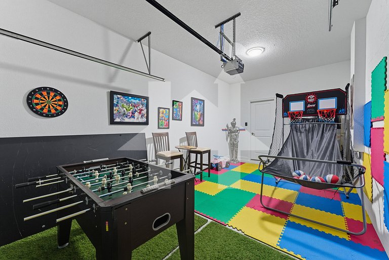 Vacation Home Near Disney, 6 bedrooms