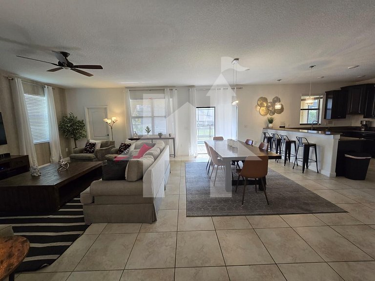 Vacation Home Near Disney, 6 bedrooms