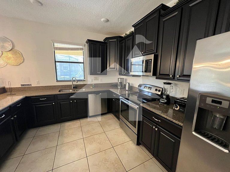 Vacation Home Near Disney, 6 bedrooms