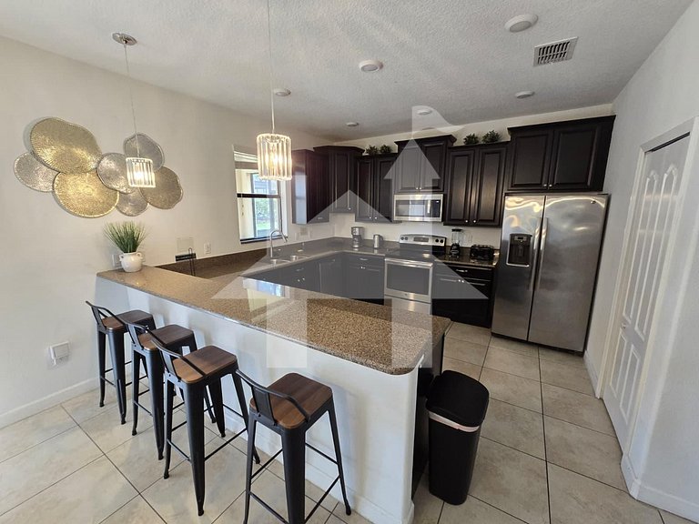 Vacation Home Near Disney, 6 bedrooms