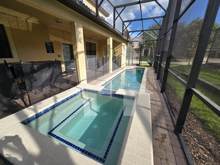 Vacation Home Near Disney, 6 bedrooms