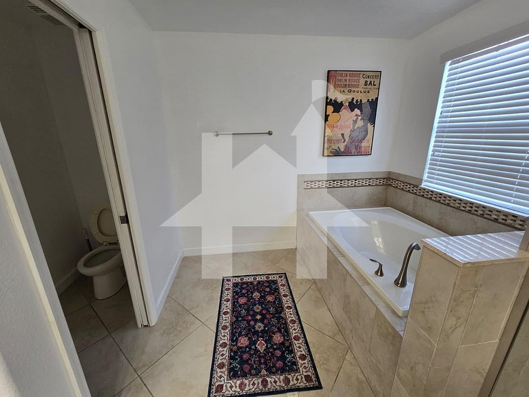 Vacation Home Near Disney, 6 bedrooms