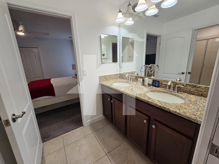 Vacation Home Near Disney, 6 bedrooms