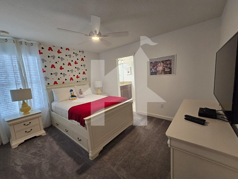 Vacation Home Near Disney, 6 bedrooms