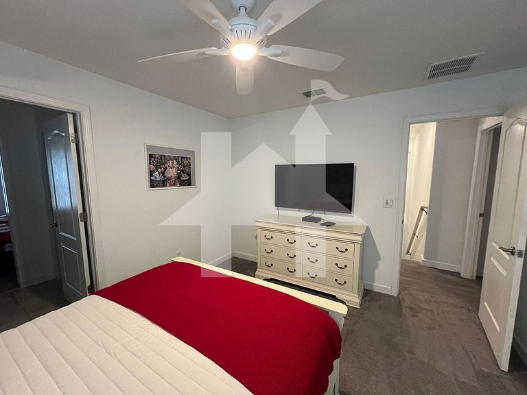 Vacation Home Near Disney, 6 bedrooms