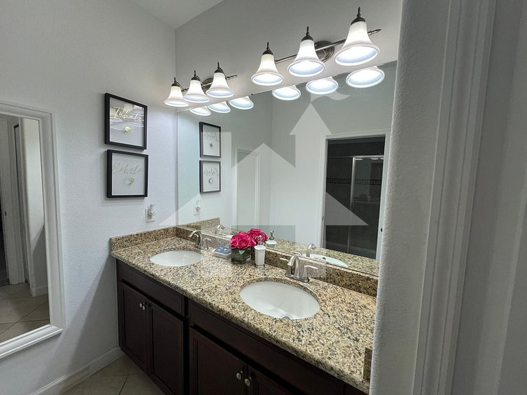 Vacation Home Near Disney, 6 bedrooms