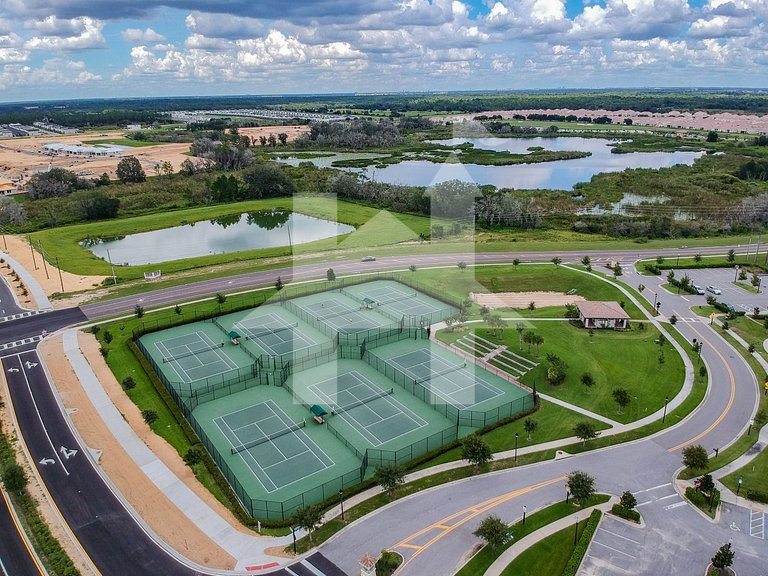 Vacation Home Near Disney, 6 bedrooms