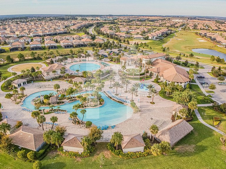 Vacation Home Near Disney, 6 bedrooms