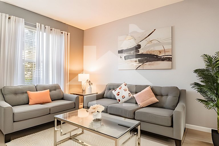 Solterra 6BR, 4 enSuites, Pool & Game Room