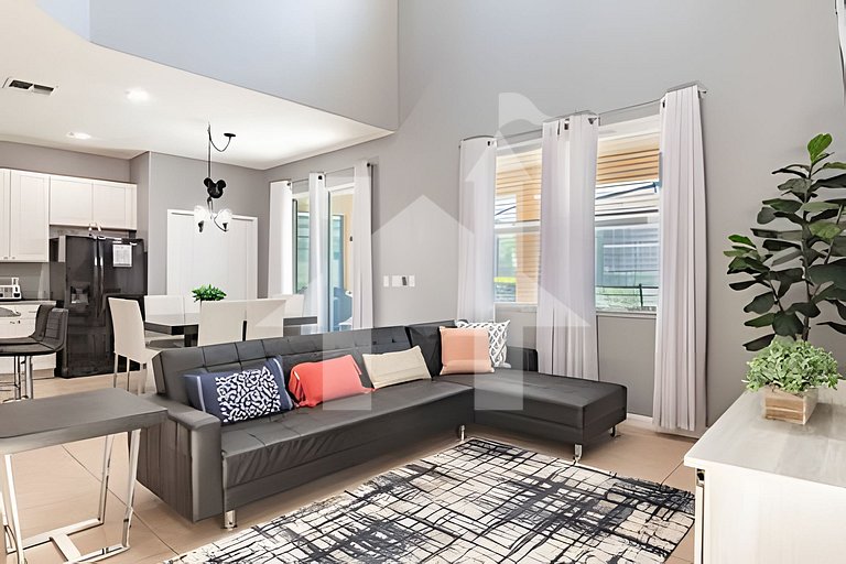 Solterra 6BR, 4 enSuites, Pool & Game Room