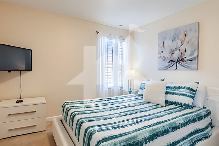 Solterra 6BR, 4 enSuites, Pool & Game Room