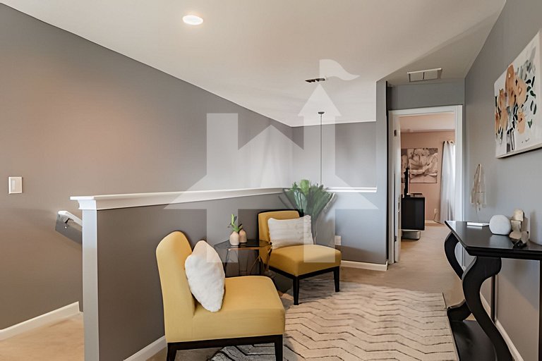 Solterra 6BR, 4 enSuites, Pool & Game Room