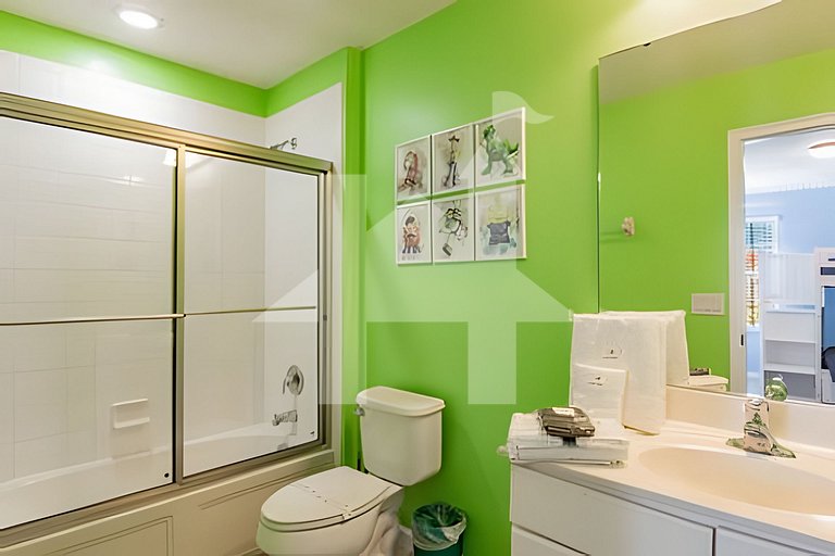 Solterra 6BR, 4 enSuites, Pool & Game Room