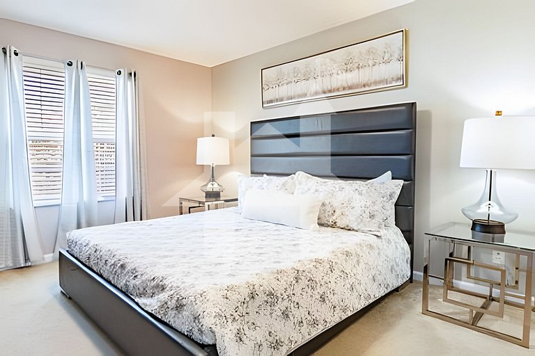 Solterra 6BR, 4 enSuites, Pool & Game Room