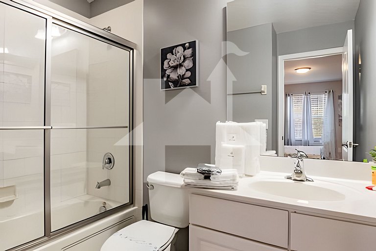 Solterra 6BR, 4 enSuites, Pool & Game Room