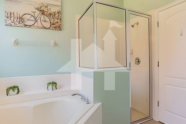 Solterra 6BR, 4 enSuites, Pool & Game Room