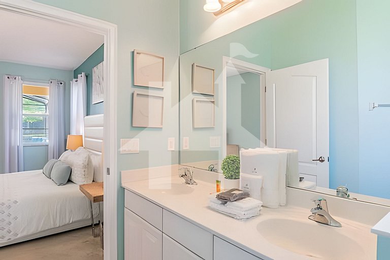 Solterra 6BR, 4 enSuites, Pool & Game Room