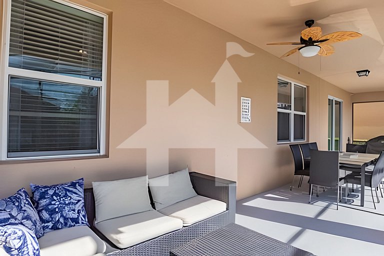 Solterra 6BR, 4 enSuites, Pool & Game Room