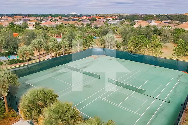 Solterra 6BR, 4 enSuites, Pool & Game Room