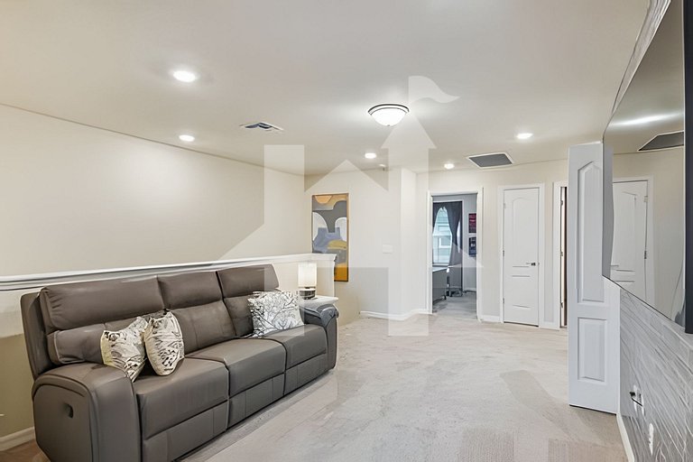 Vacation Home Near Disney, 5 bedrooms