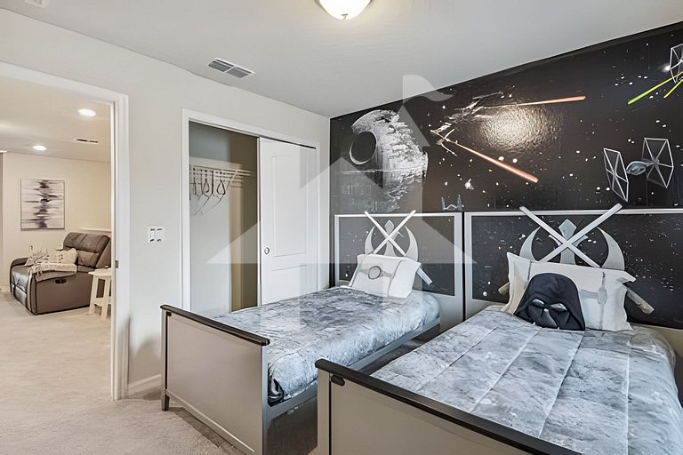 Vacation Home Near Disney, 5 bedrooms