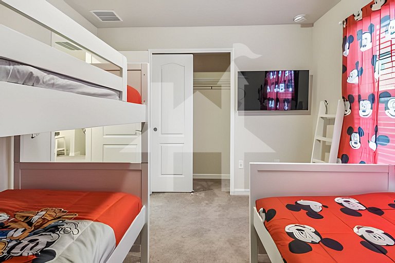 Vacation Home Near Disney, 5 bedrooms