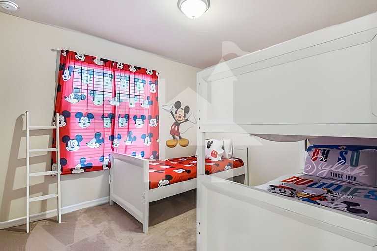 Vacation Home Near Disney, 5 bedrooms