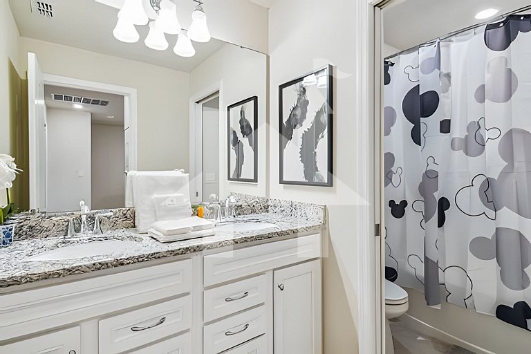 Vacation Home Near Disney, 5 bedrooms