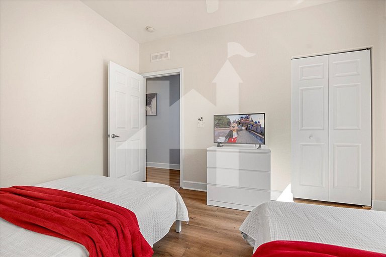 Vacation Home Near Disney, 4 bedrooms