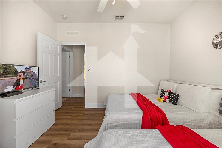 Vacation Home Near Disney, 4 bedrooms